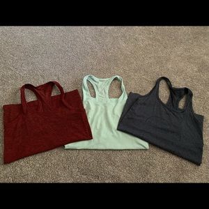 Bundle lululemon swiftly tech tanks